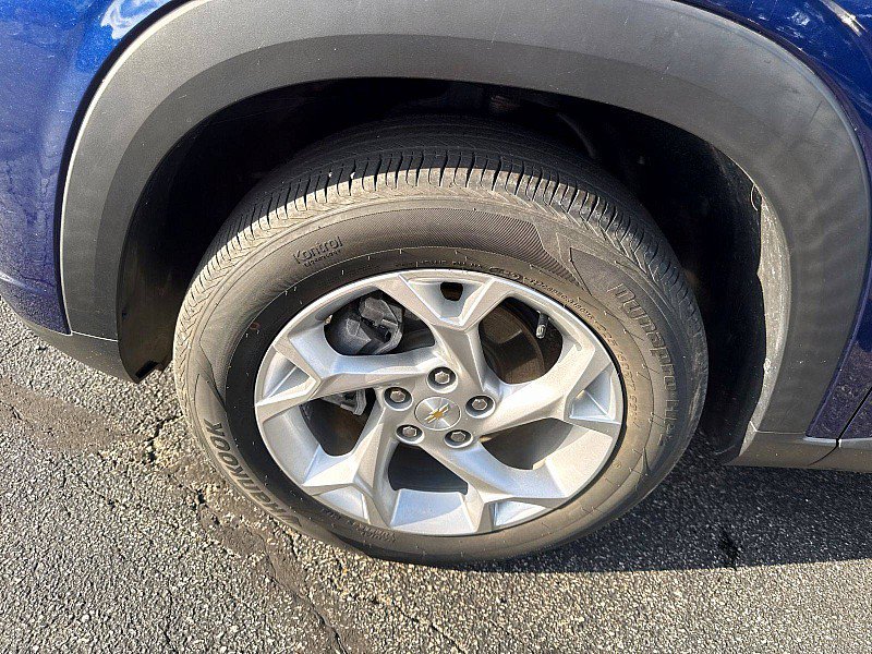 Used 2024 Chevrolet Trax LS w/ LS Convenience Package FWD image 23