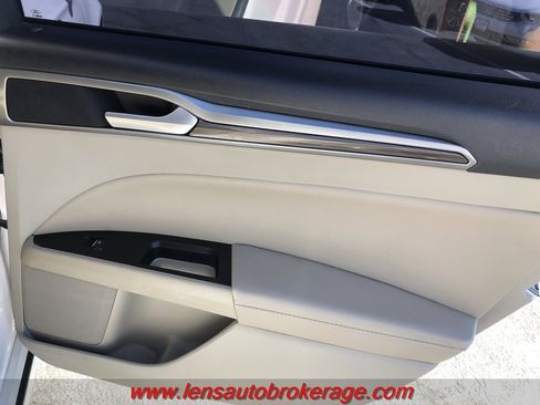 Used 2020 Ford Fusion SEL FWD image 18