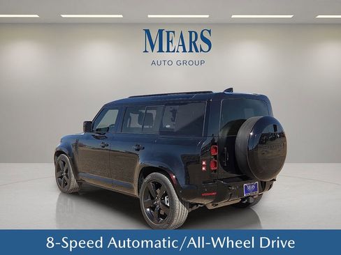 Used 2024 Land Rover Defender 110 X-Dynamic SE image 4