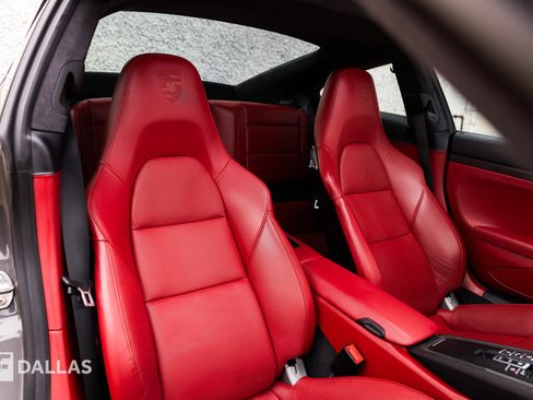 Used 2015 Porsche 911 Turbo S image 36