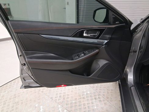 Used 2022 Nissan Maxima SR w/ Sport Mat Group image 12