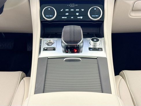 Used 2025 Jaguar F-PACE R-Dynamic S image 12