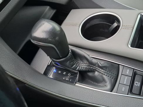 Used 2019 Toyota Avalon XLE w/ All Weather Liner Package FWD image 32