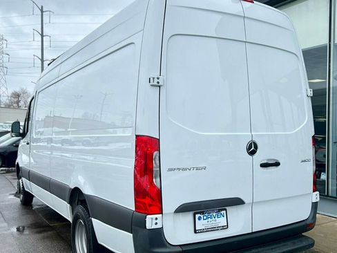 Used 2022 Mercedes-Benz Sprinter 3500 image 3