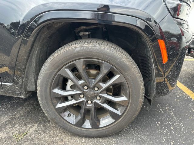 Used 2026 Jeep Grand Cherokee Limited AWD/4WD image 3