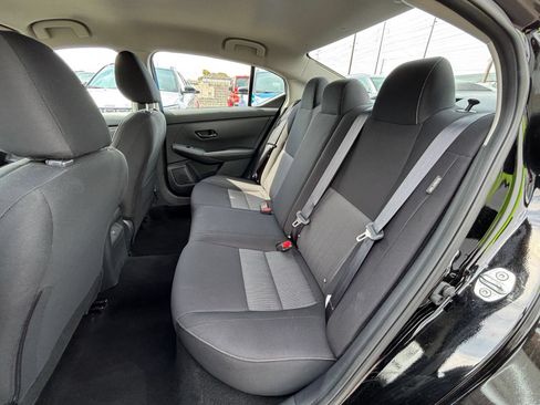 Used 2025 Nissan Sentra SV FWD image 30