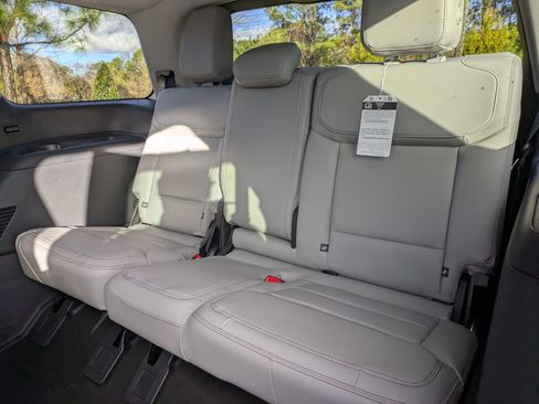 New 2025 Ford Expedition Active image 25