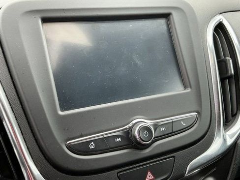 Used 2018 Chevrolet Equinox LT image 24