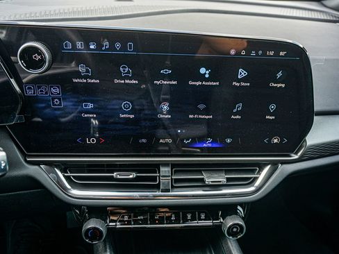 New 2026 Chevrolet Equinox EV LT FWD image 31