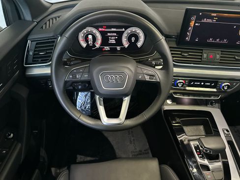 Used 2025 Audi Q5 2.0T Premium w/ Convenience Plus Package AWD/4WD image 14