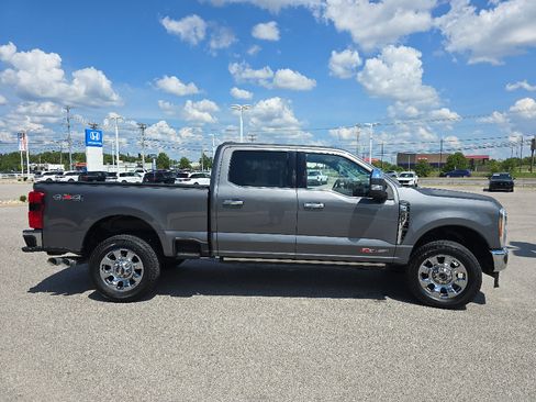 Used 2023 Ford F250 Lariat w/ Chrome Package AWD/4WD image 8
