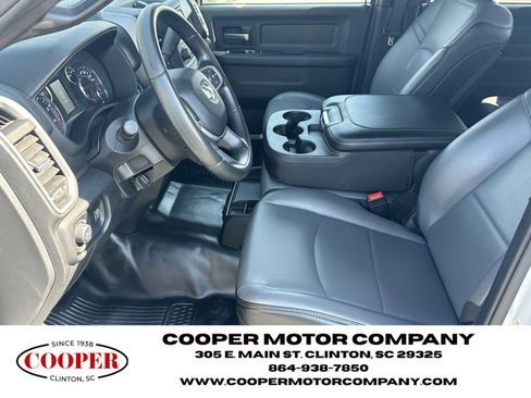 Used 2024 RAM 3500 Tradesman w/ Chrome Appearance Group image 9