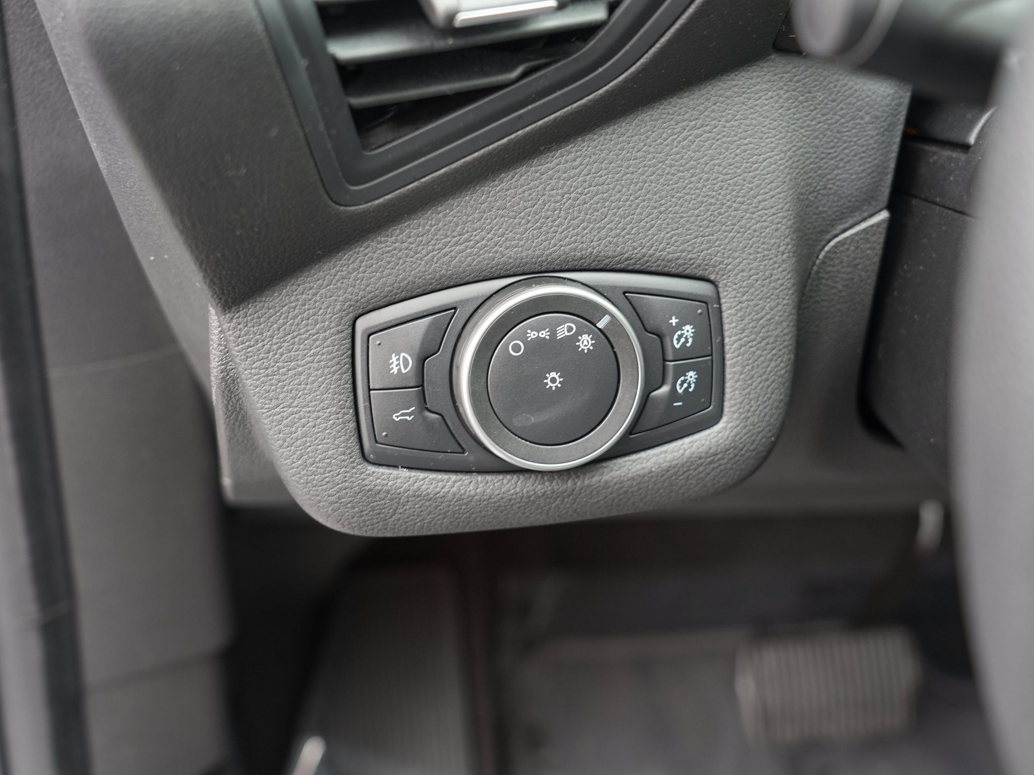 Used 2018 Ford Escape SE AWD/4WD image 18