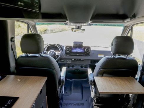 Used 2025 Mercedes-Benz Sprinter 2500 image 27