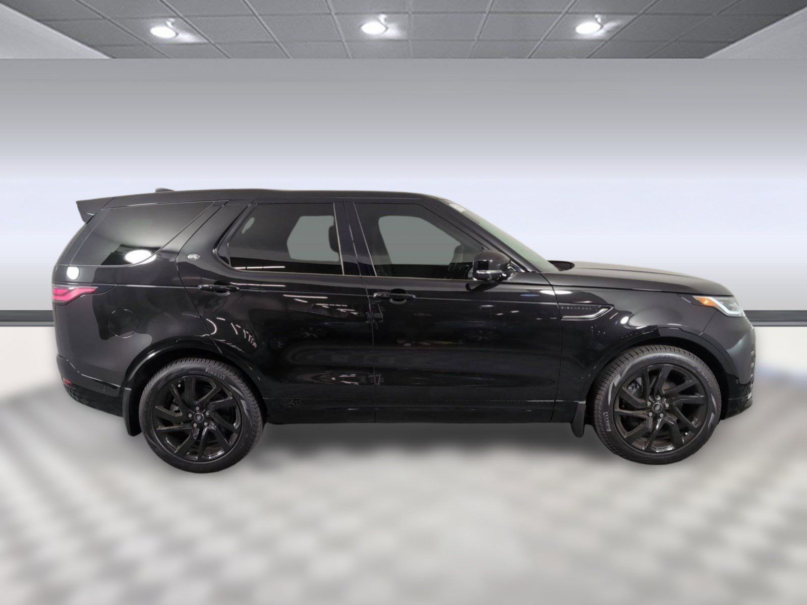 Used 2025 Land Rover Discovery Dynamic SE AWD/4WD image 6