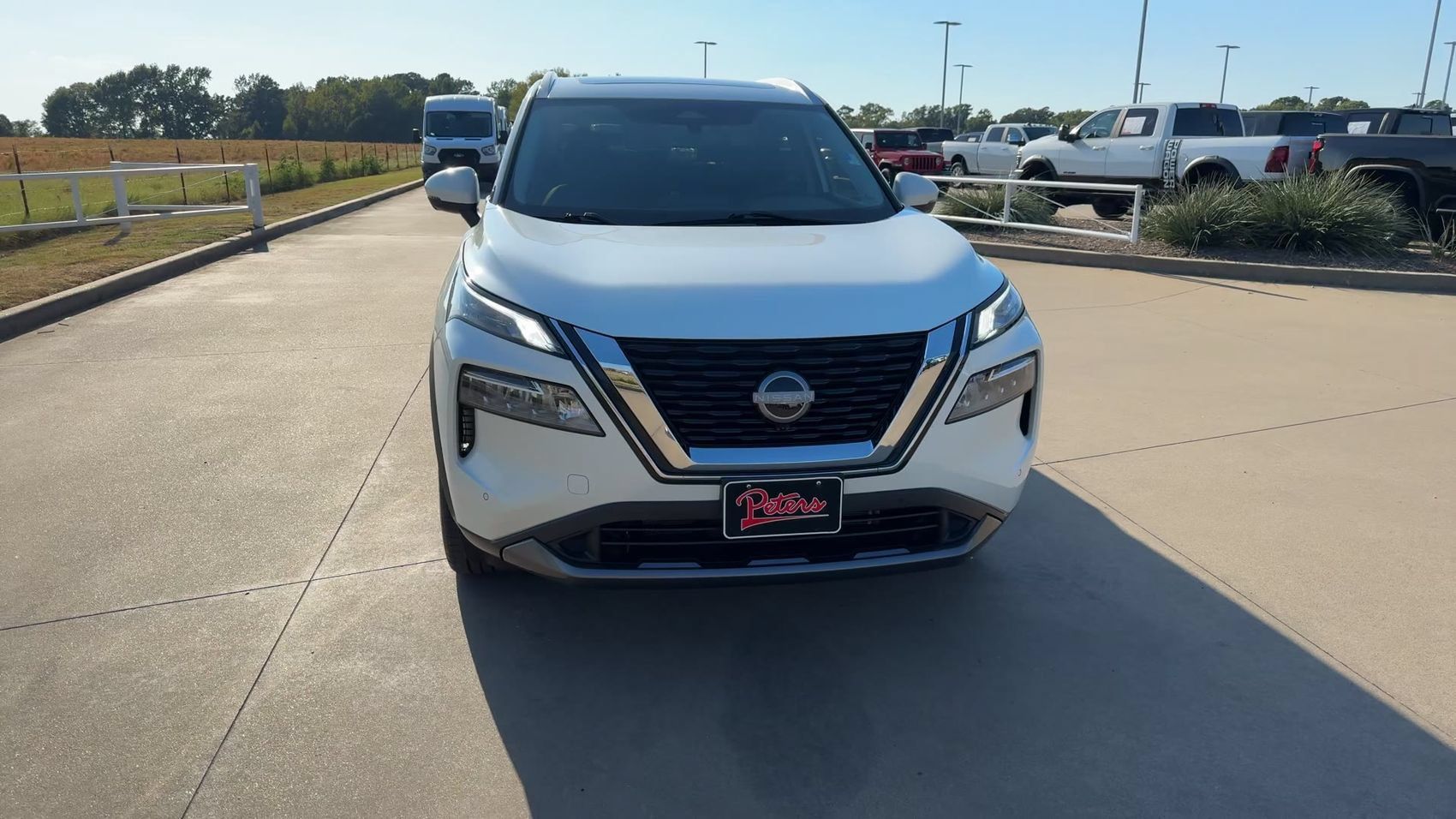 Used 2023 Nissan Rogue SL w/ SL Premium Package FWD image 4