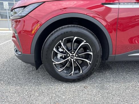New 2026 Lincoln Nautilus Premier AWD/4WD image 10