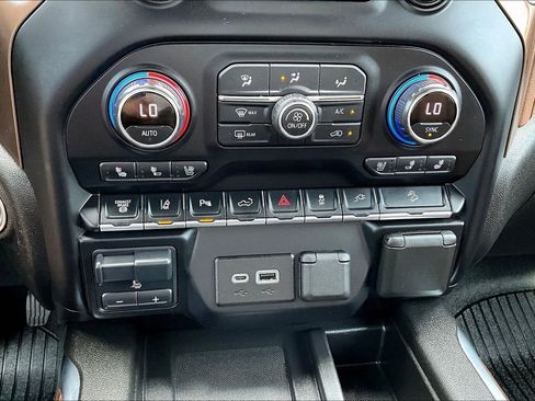 Used 2021 Chevrolet Silverado 3500 High Country w/ Z71 Off-Road Package AWD/4WD image 17