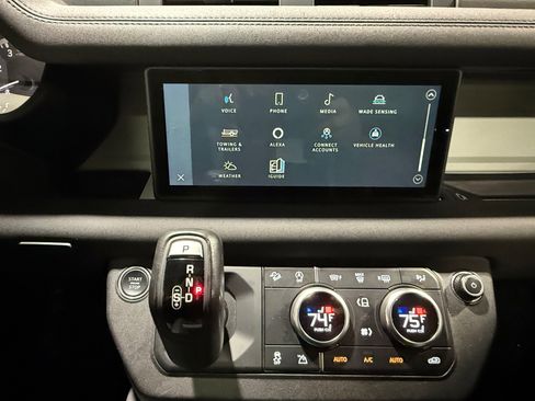 Used 2022 Land Rover Defender 110 S image 35