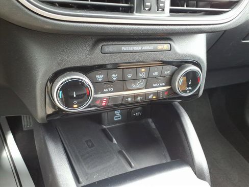 Used 2022 Ford Escape SEL image 22