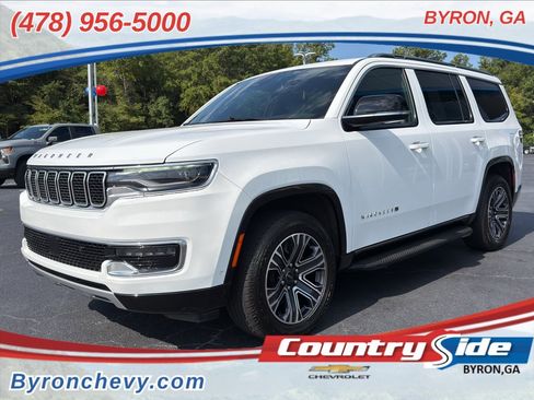 Used 2025 Jeep Wagoneer Series II AWD/4WD image 1