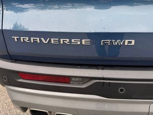 Certified 2025 Chevrolet Traverse LT AWD/4WD image 9