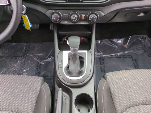 Certified 2024 Kia Forte LXS w/ LXS Technology Package FWD image 18