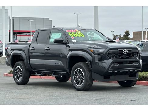 New 2025 Toyota Tacoma TRD Sport image 2