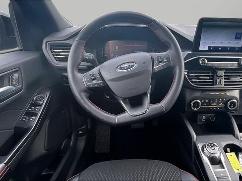 Used 2025 Ford Escape ST-Line Select AWD/4WD image 4