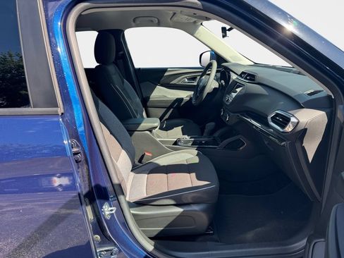 Used 2023 Chevrolet TrailBlazer LT FWD image 19