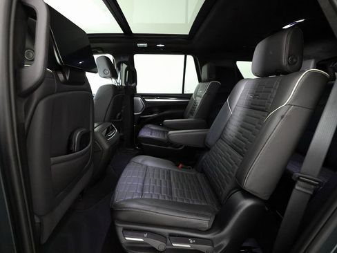 Used 2025 Cadillac Escalade V image 16