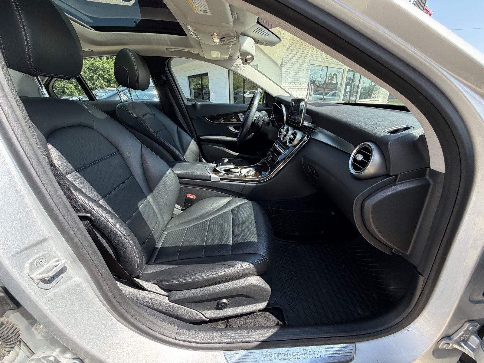 Used 2015 Mercedes-Benz C 300 4MATIC Sedan image 30