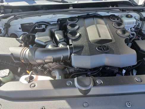 Used 2018 Toyota 4Runner Limited AWD/4WD image 3