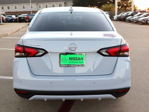 New 2025 Nissan Versa SV w/ Trunk Package FWD image 7