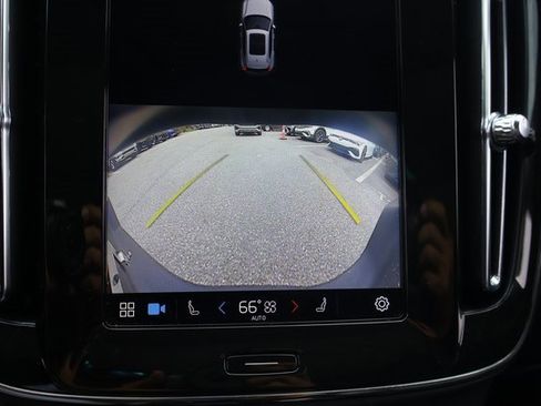 Used 2023 Volvo XC40 B5 Ultimate w/ Protection Package Premier image 23