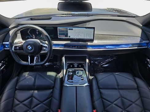 Used 2023 BMW 740i RWD image 10