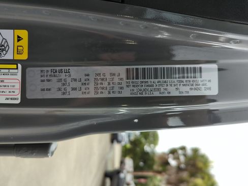 Used 2018 Jeep Wrangler Unlimited Sahara AWD/4WD image 27