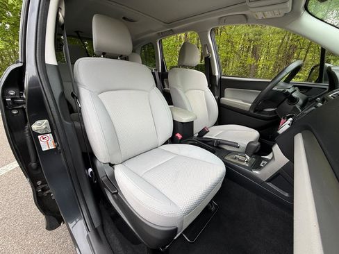 Used 2018 Subaru Forester 2.5i Premium AWD/4WD image 29