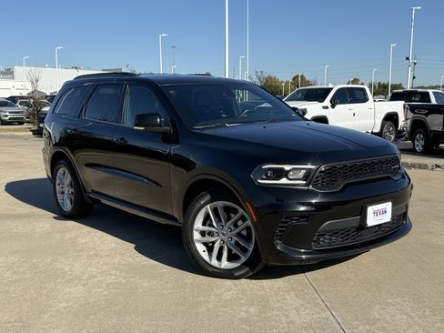 Used 2024 Dodge Durango GT image 2