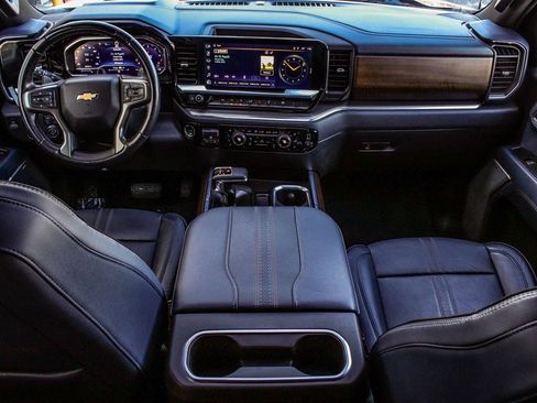 Used 2023 Chevrolet Silverado 1500 High Country image 35