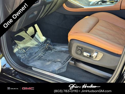 Used 2024 BMW X7 xDrive40i w/ Parking Assistance Package image 23