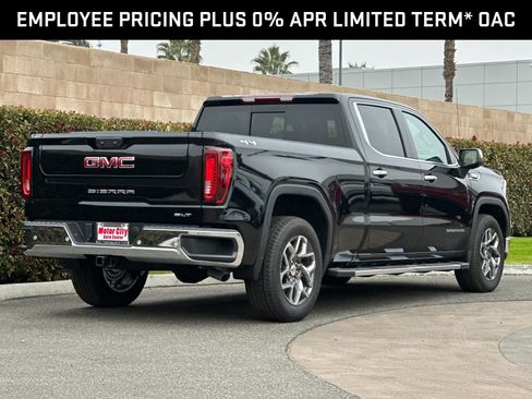 New 2026 GMC Sierra 1500 SLT w/ SLT Premium Plus Package AWD/4WD image 4