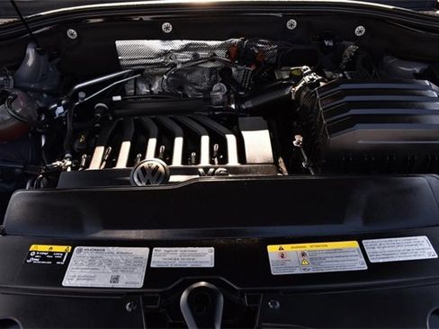 Used 2022 Volkswagen Atlas Cross Sport SE w/ Black Wheel Package image 24