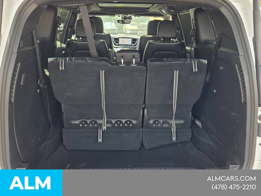Used 2025 Chrysler Pacifica Limited FWD image 14