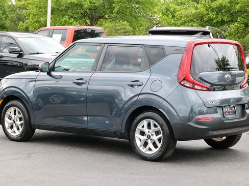 Used 2020 Kia Soul S FWD image 17
