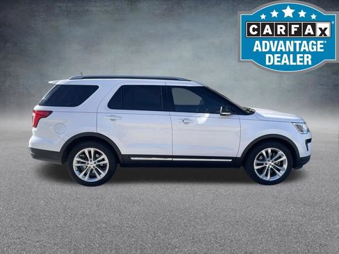 Used 2018 Ford Explorer XLT w/ Equipment Group 202A FWD image 1
