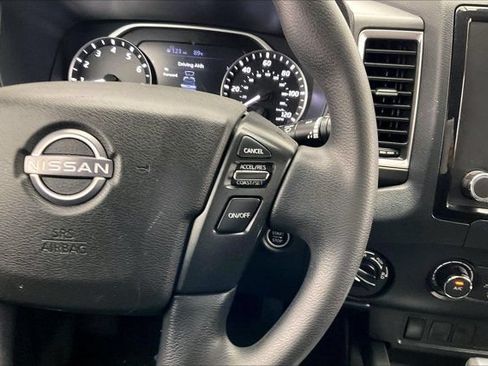 Used 2022 Nissan Frontier SV AWD/4WD image 21