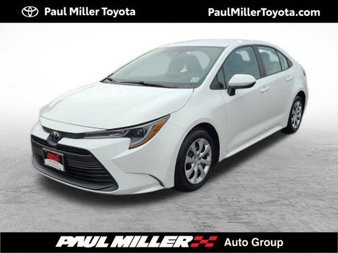 Certified 2023 Toyota Corolla LE FWD image 1