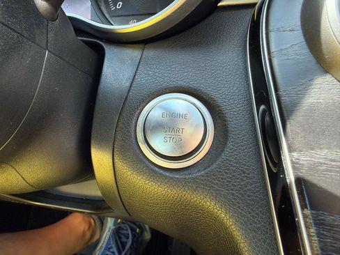 Used 2017 Mercedes-Benz C 300 4MATIC Sedan image 29