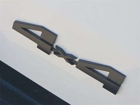 Used 2025 Toyota Tacoma TRD Sport image 12